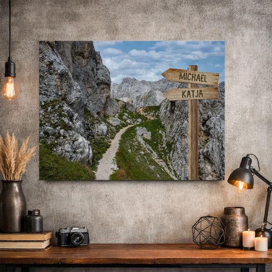 Personalisierbare Leinwand Wegweiser Berg