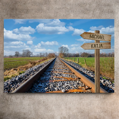 Personalisierte Leinwand mit Landschaft, Bahngleisen und Wegweiser mit Namen Michael Katja