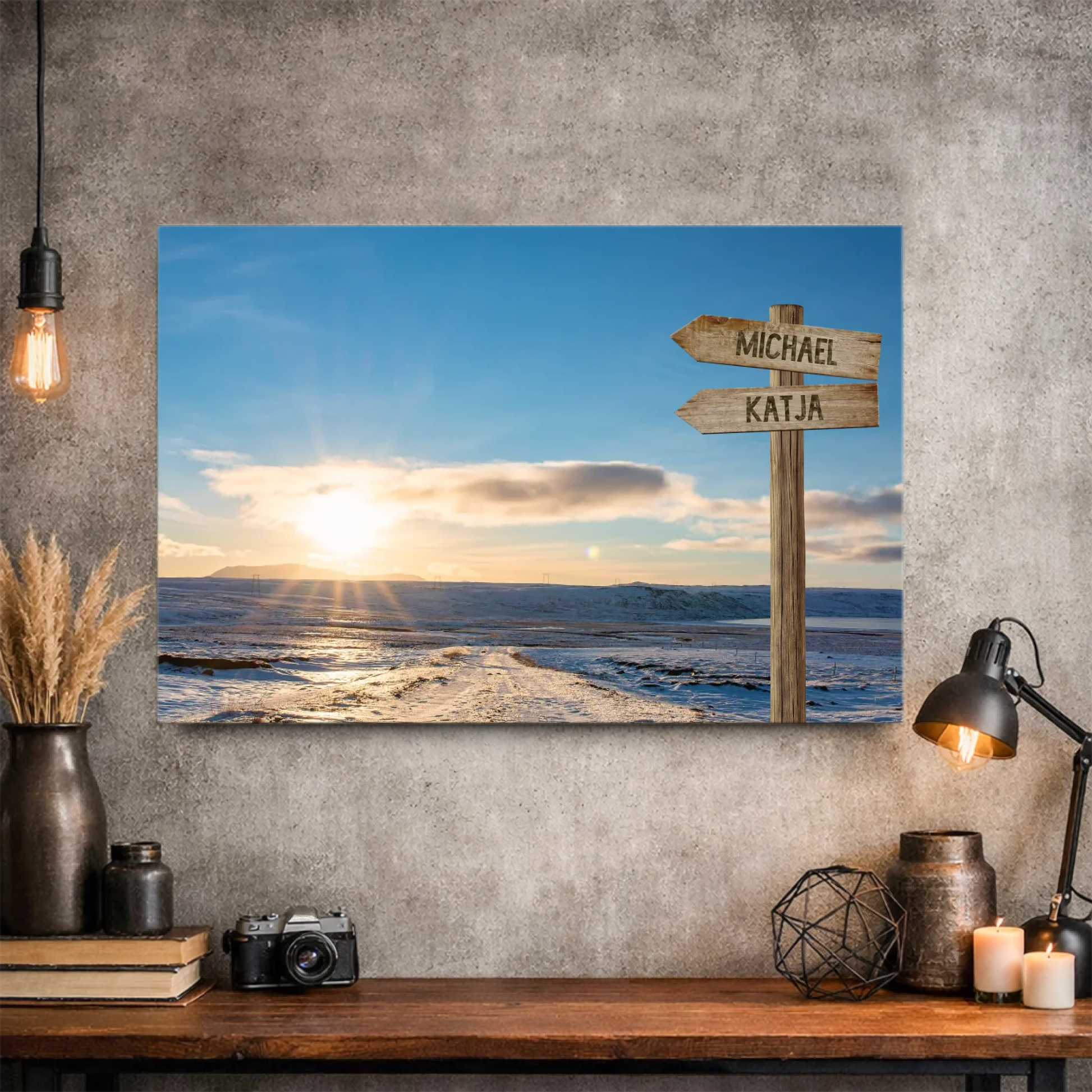 Personalisierte Leinwand mit Sonnenuntergang, Wegweisern und Namen für individuelle Deko