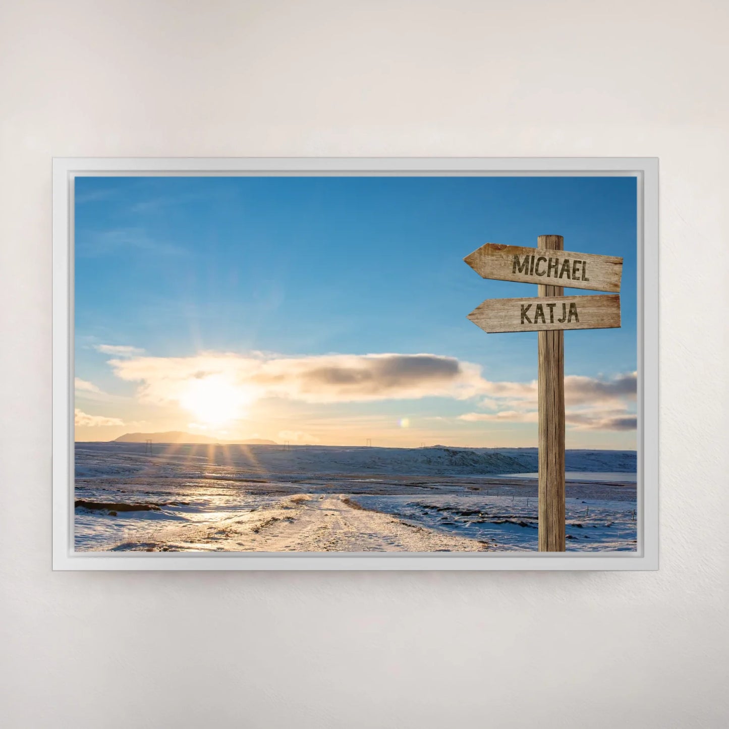 Personalisierte Leinwand mit Holzwegweiser, Namen, Sonnenuntergang und Landschaft