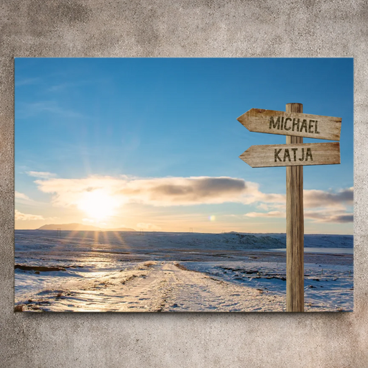Personalisierte Leinwand mit Wegweiser im Sonnenaufgang, Namen Michael und Katja, Winterlandschaft