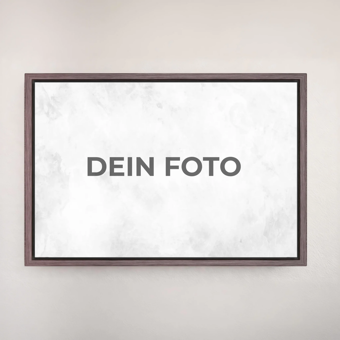 Hochwertiges Leinwandbild mit personalisiertem Foto, querformat, ideal für individuelle Wanddekorationen.Im Rahmen